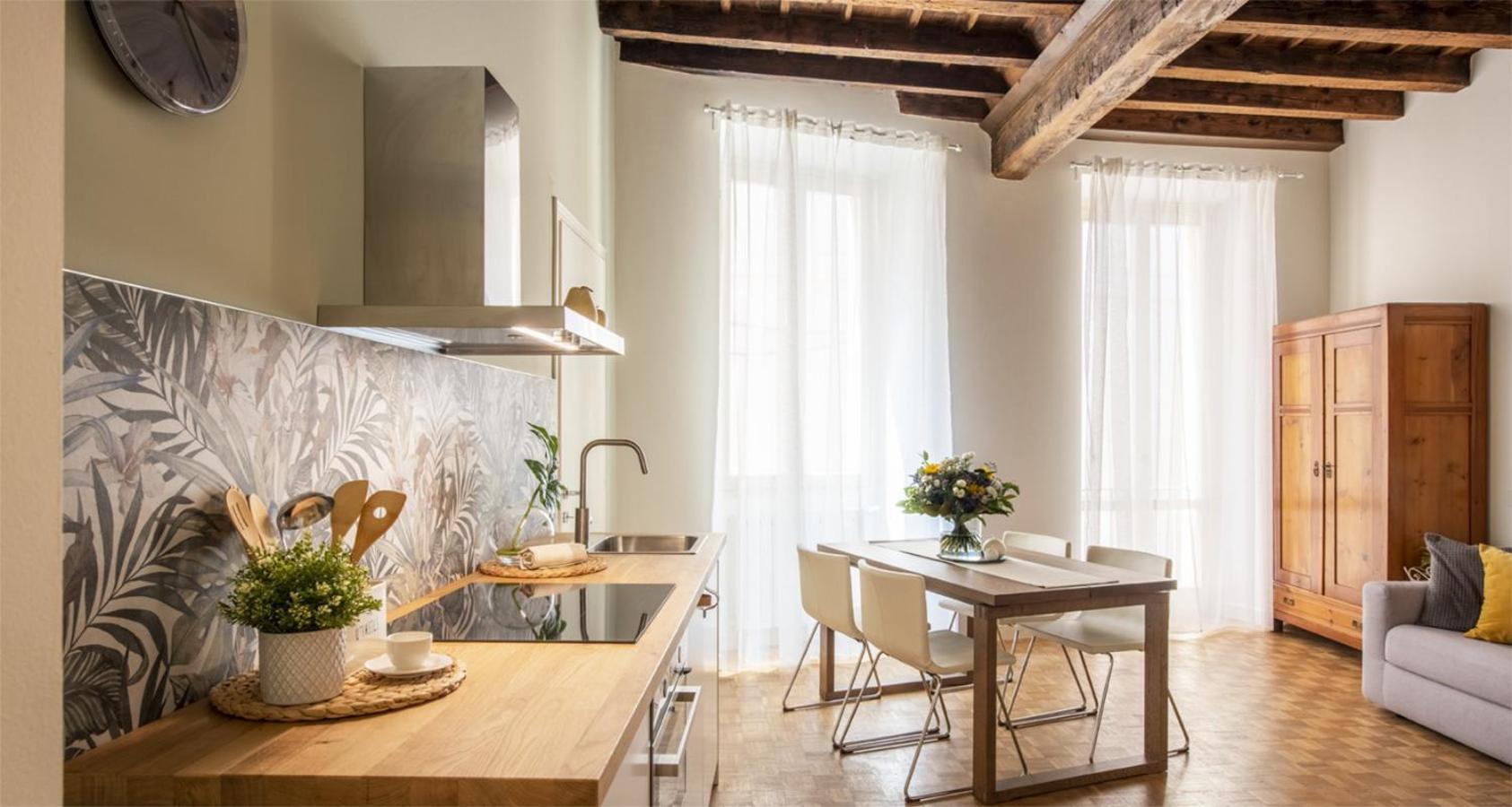 Charming Joivy Flat Next To Duomo Di Como Exterior photo
