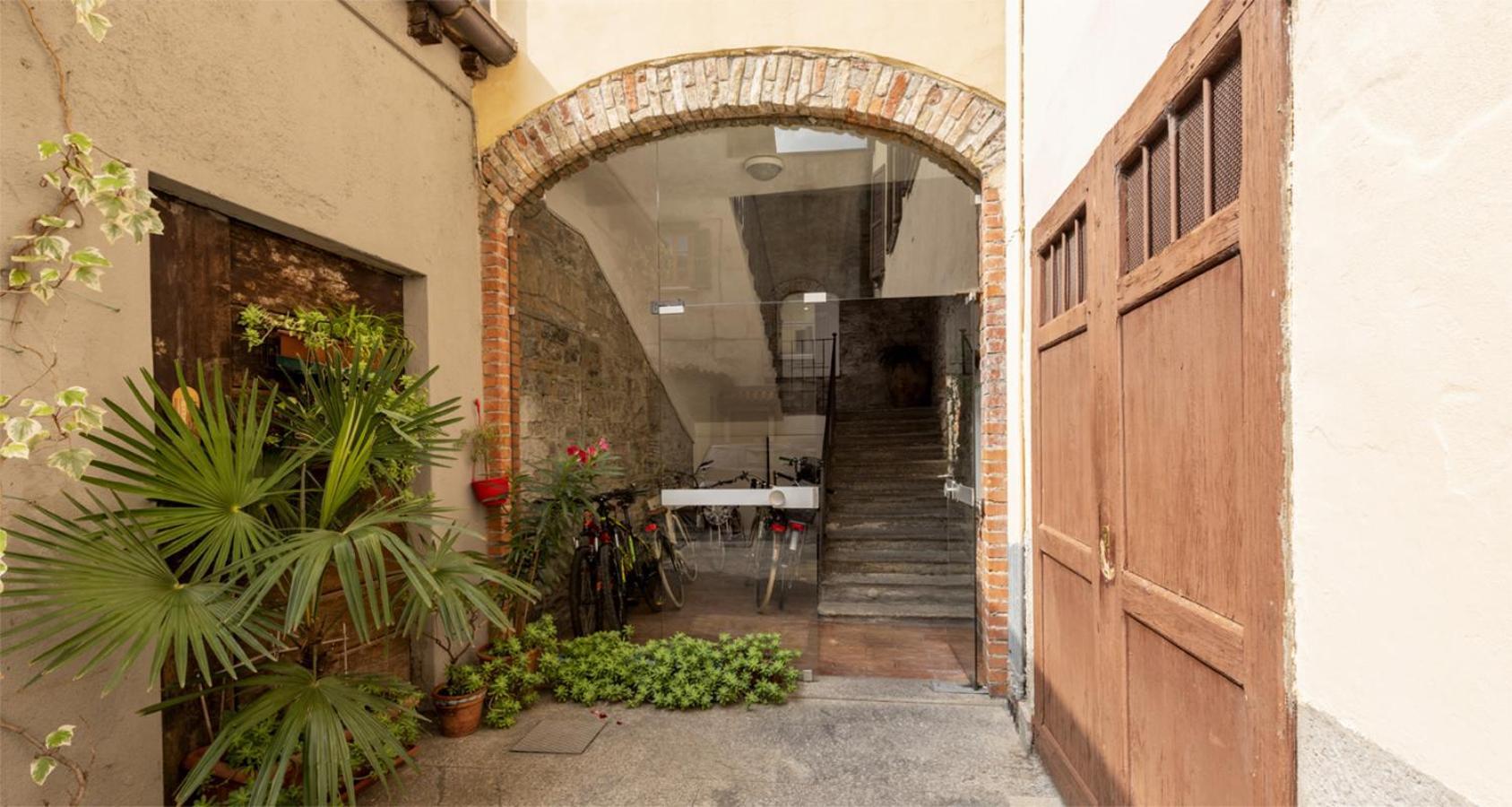 Charming Joivy Flat Next To Duomo Di Como Exterior photo